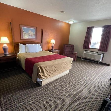 Knights Inn & Suites Emporia Buitenkant foto